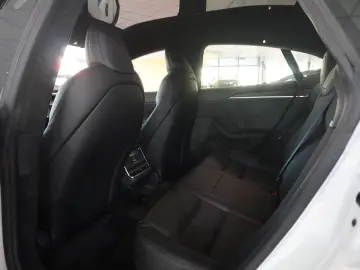 TESLA Model S DUAL-MOTOR LONGRANGE