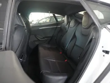 TESLA Model S DUAL-MOTOR LONGRANGE