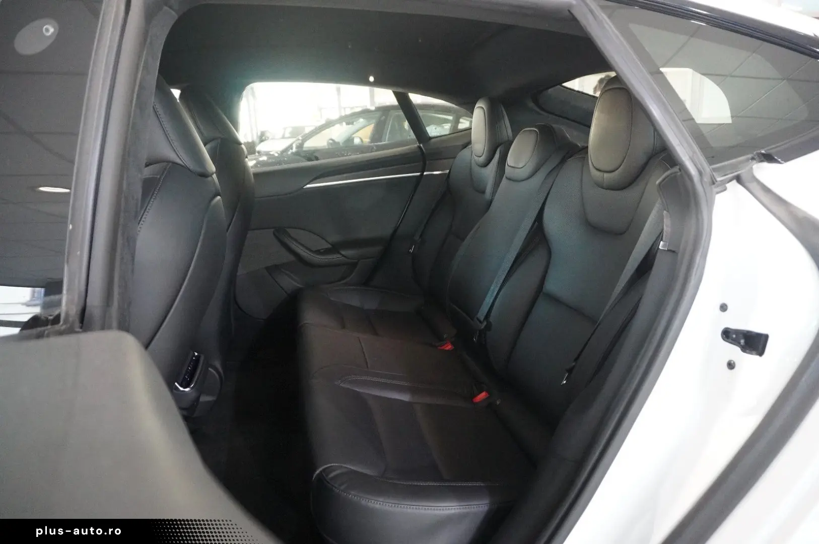 TESLA Model S DUAL-MOTOR LONGRANGE