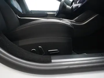 TESLA Model S DUAL-MOTOR LONGRANGE