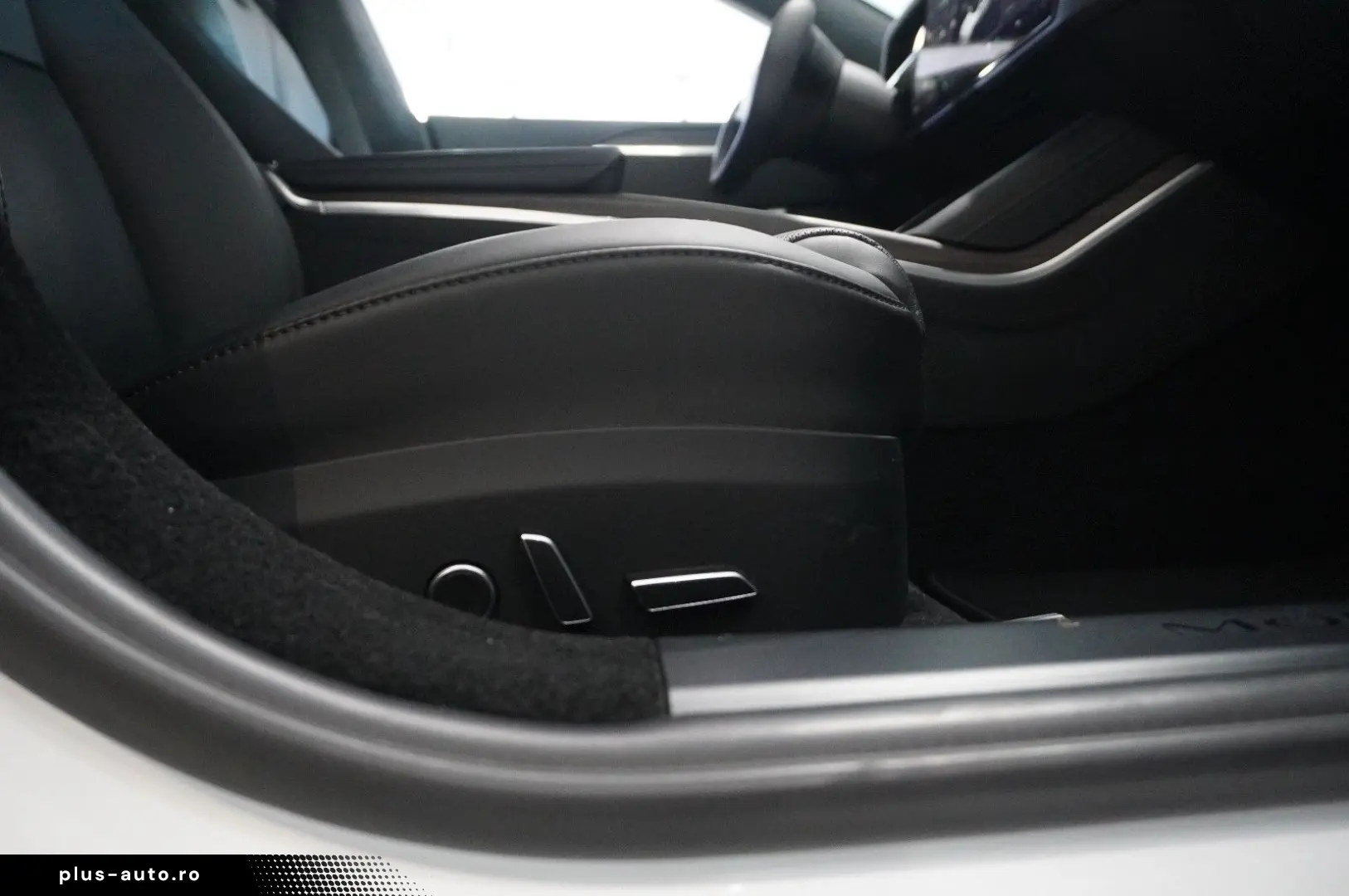 TESLA Model S DUAL-MOTOR LONGRANGE