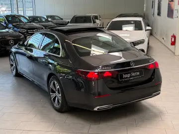 MERCEDES-BENZ E220 d 4M AVANTGARDE