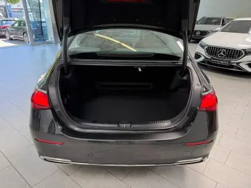 MERCEDES-BENZ E220 d 4M AVANTGARDE