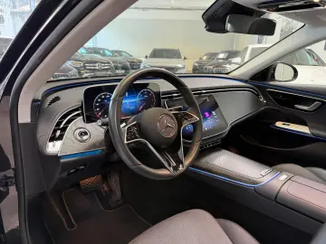 MERCEDES-BENZ E220 d 4M AVANTGARDE