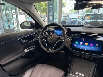 MERCEDES-BENZ E220 d 4M AVANTGARDE