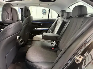 MERCEDES-BENZ E220 d 4M AVANTGARDE