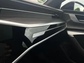 AUDI RS7 4.0 TFSI Performance SHZ 280 k mh HUD Pano