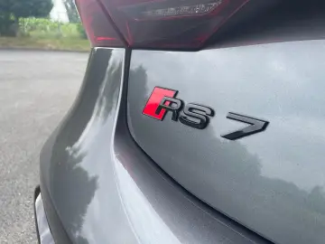 AUDI RS7 4.0 TFSI Performance SHZ 280 k mh HUD Pano
