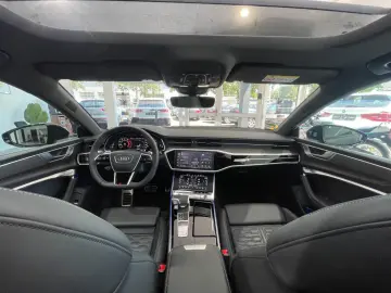AUDI RS7 Sportback 4.0 TFSI quattro 1.Hand Pano VOLL
