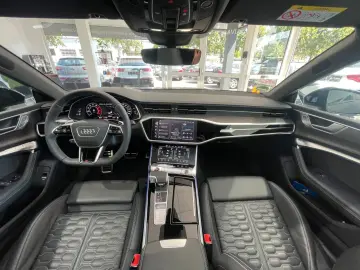 AUDI RS7 Sportback 4.0 TFSI quattro 1.Hand Pano VOLL