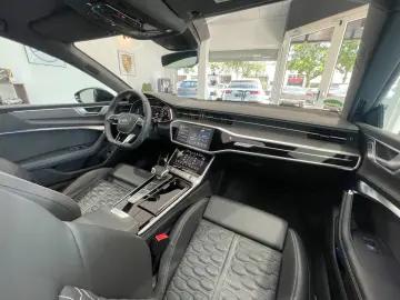 AUDI RS7 Sportback 4.0 TFSI quattro 1.Hand Pano VOLL
