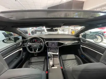 AUDI RS7 Sportback 4.0 TFSI quattro 1.Hand Pano VOLL
