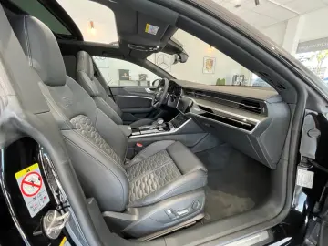 AUDI RS7 Sportback 4.0 TFSI quattro 1.Hand Pano VOLL
