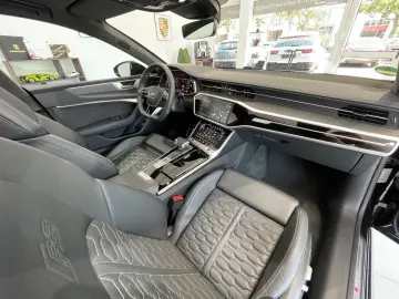 AUDI RS7 Sportback 4.0 TFSI quattro 1.Hand Pano VOLL