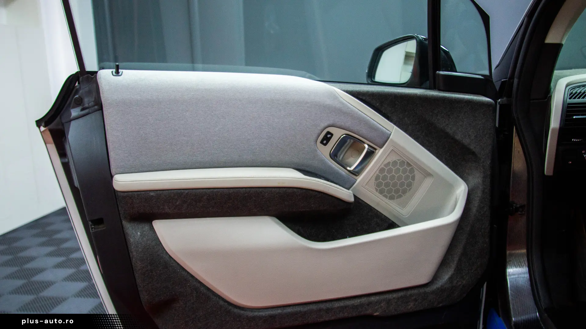 BMW i3 120 Ah – Bateria mare de 42.2 kWh
