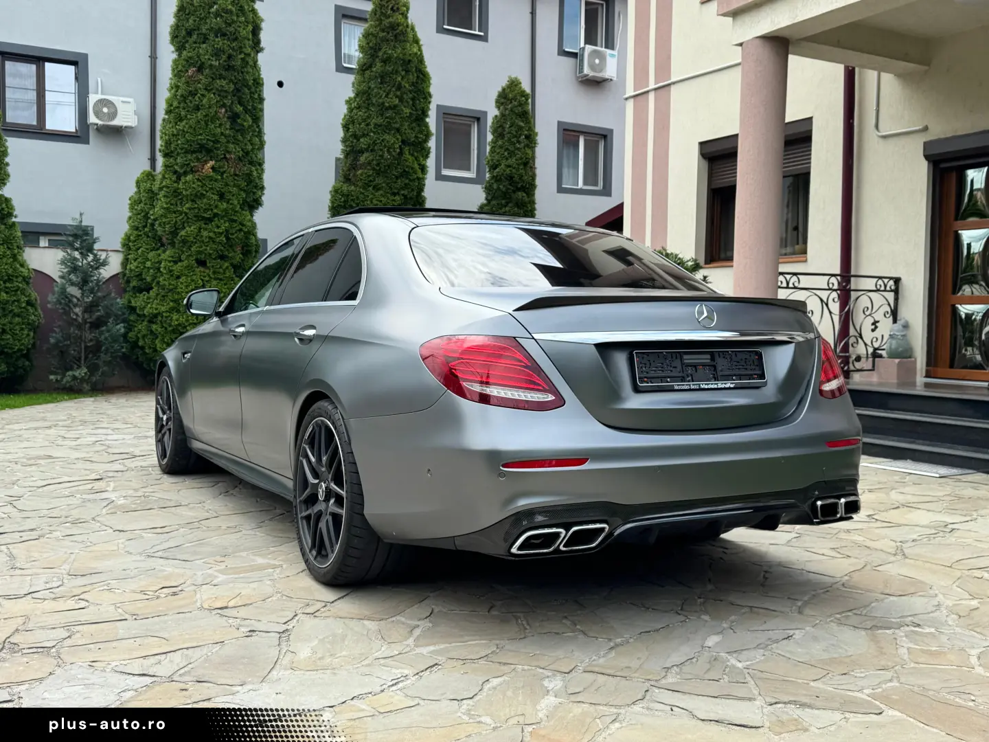 Mercedes-Benz E 63 AMG