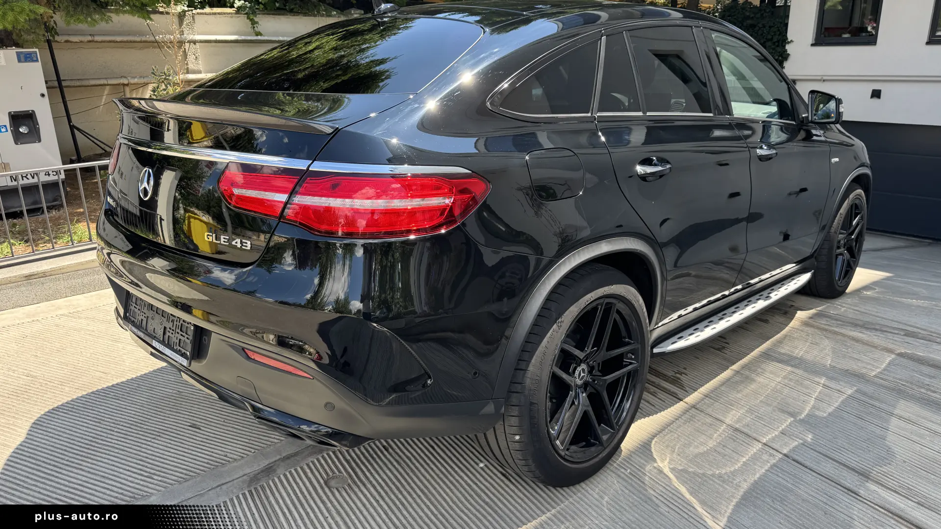 Mercedes Benz GLE 43 AMG Coupe Orange Art Special Edition