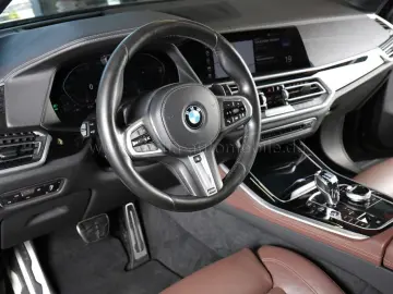 BMW X5 xDr.40d M-Sportp.AHK.Panod.Sitzbel.DrivProf.P