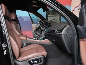 BMW X5 xDr.40d M-Sportp.AHK.Panod.Sitzbel.DrivProf.P