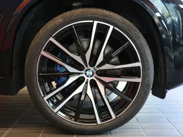 BMW X5 xDr.40d M-Sportp.AHK.Panod.Sitzbel.DrivProf.P