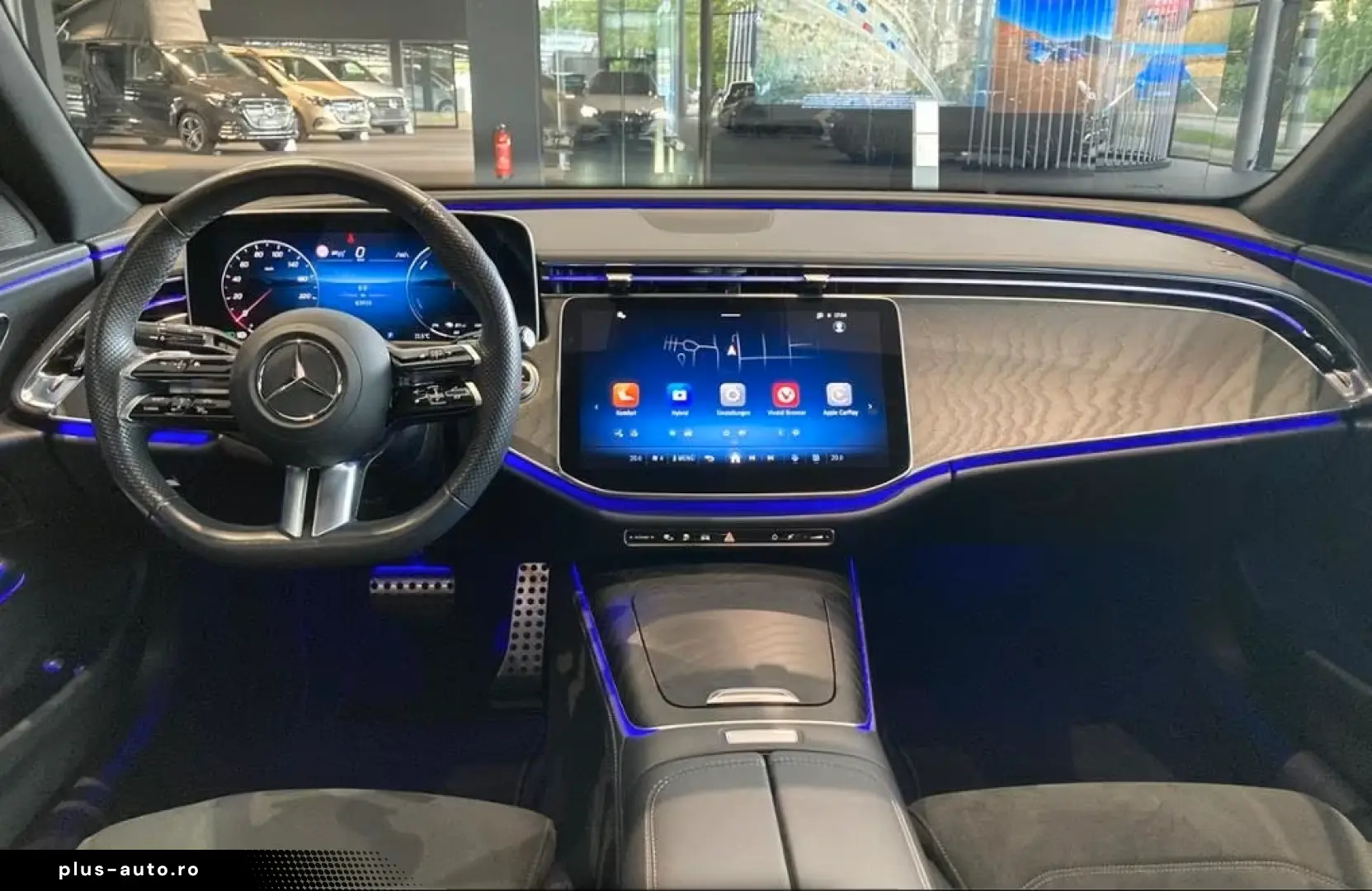 MERCEDES-BENZ E 300 e AMG SPORT DISTR NAVI LED PANO W-PAKET