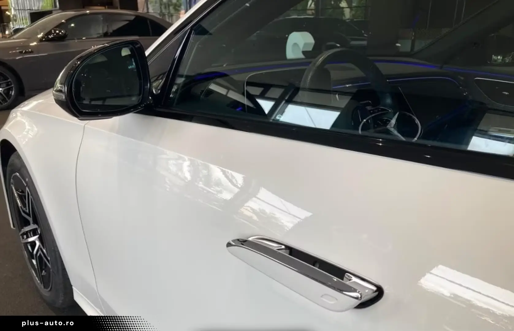 MERCEDES-BENZ E 300 e AMG SPORT DISTR NAVI LED PANO W-PAKET