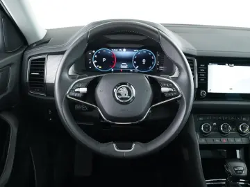 SKODA KODIAQ STYLE 2.0TDI 4X4 DSG STANDHEIZUNG ACC uvm