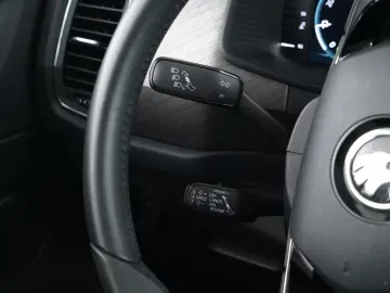 SKODA KODIAQ STYLE 2.0TDI 4X4 DSG STANDHEIZUNG ACC uvm