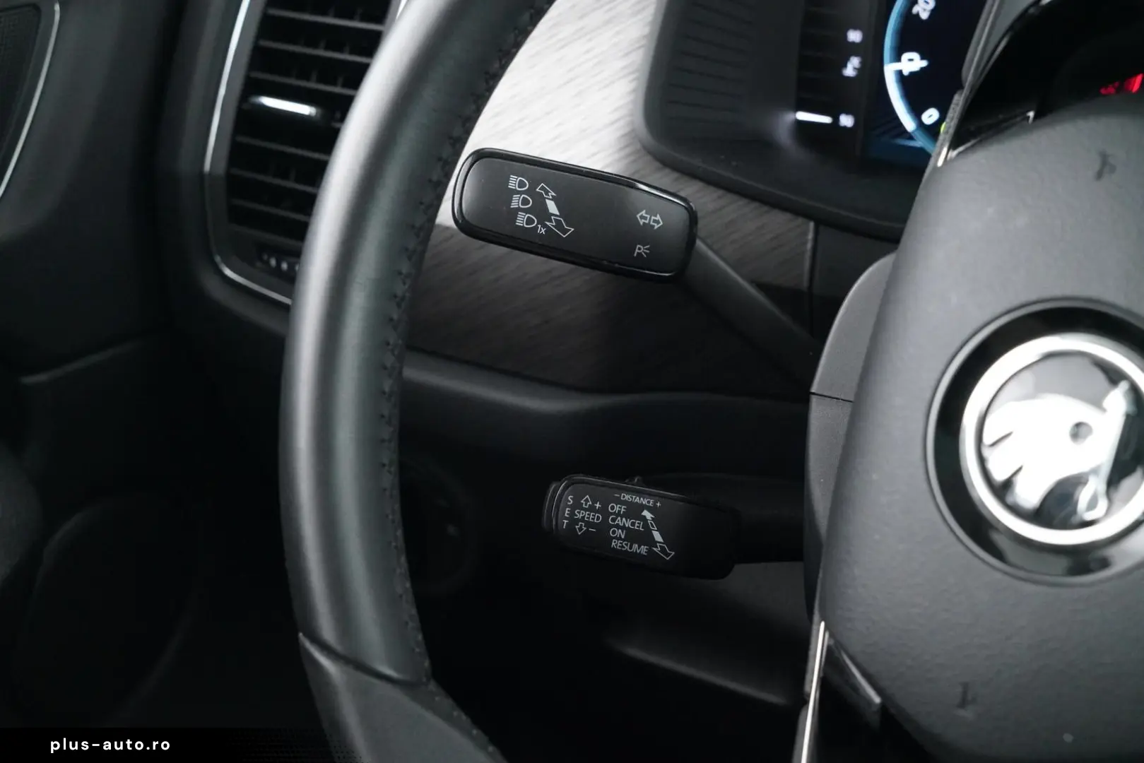 SKODA KODIAQ STYLE 2.0TDI 4X4 DSG STANDHEIZUNG ACC uvm