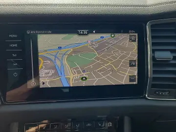 SKODA Kodiaq 4X4 AHK PANO NAVI KAMERA 4XSHZ ACC LED 19