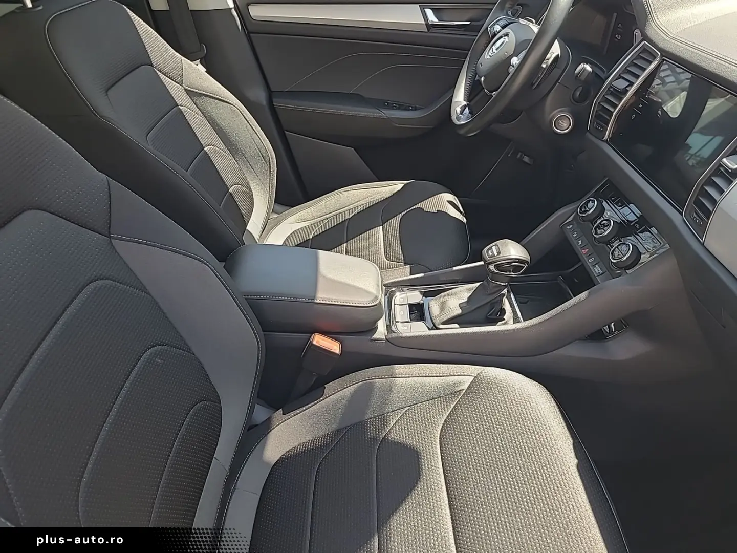 SKODA Kodiaq 4X4 AHK PANO NAVI KAMERA 4XSHZ ACC LED 19
