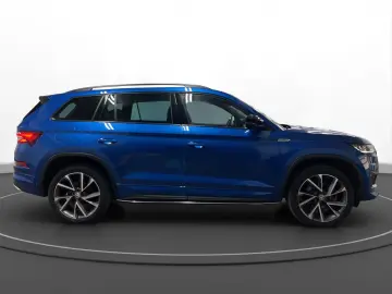SKODA Kodiaq 2.0 TDI Sportline AHK Pano LED LM 20  RFK