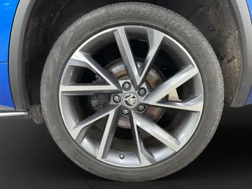SKODA Kodiaq 2.0 TDI Sportline AHK Pano LED LM 20  RFK