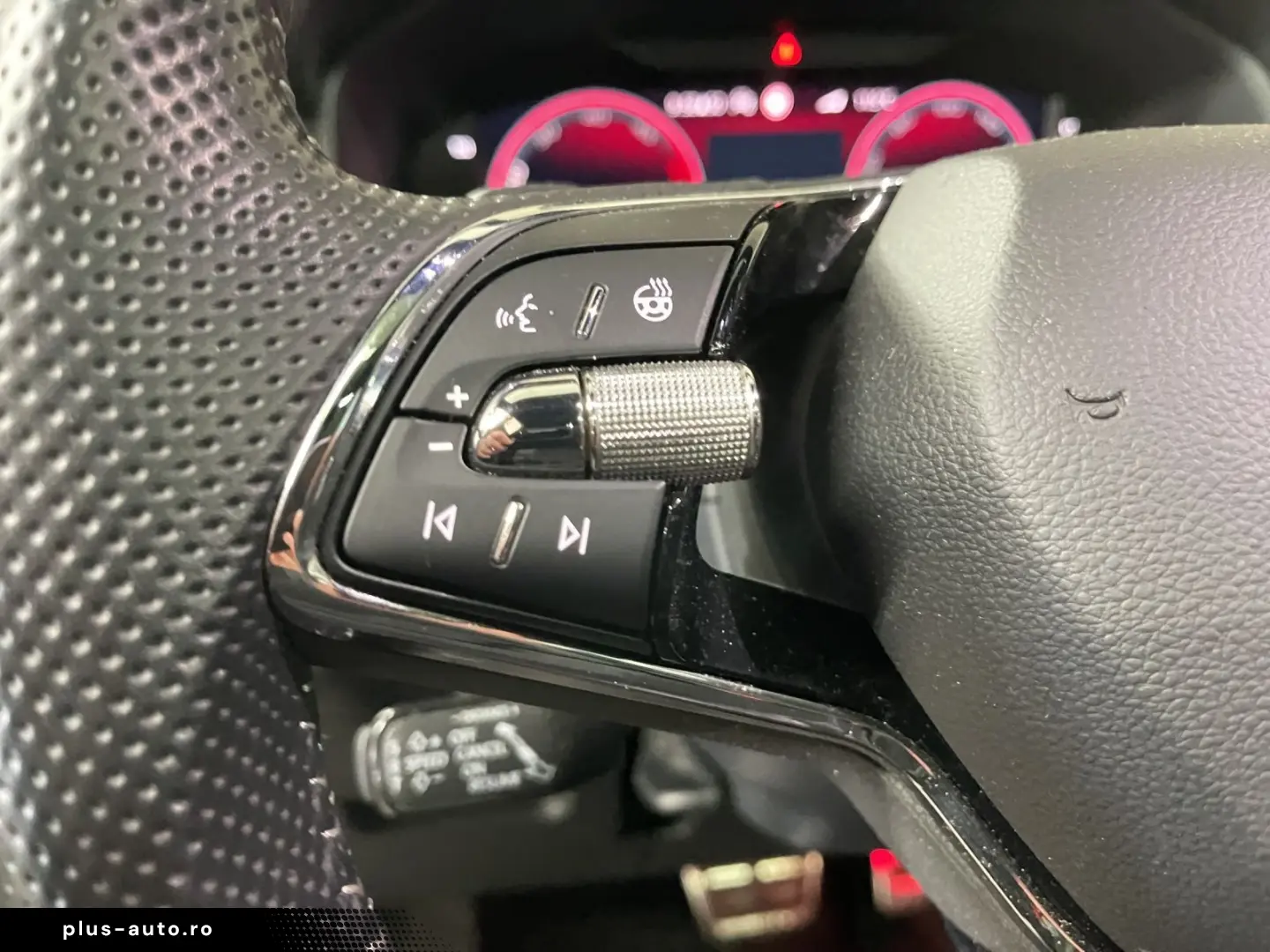 SKODA Kodiaq 2.0 TDI Sportline AHK Pano LED LM 20  RFK