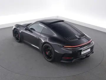 PORSCHE 992 Carrera 4 GTS