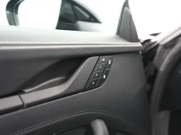 PORSCHE 992 Carrera 4 GTS
