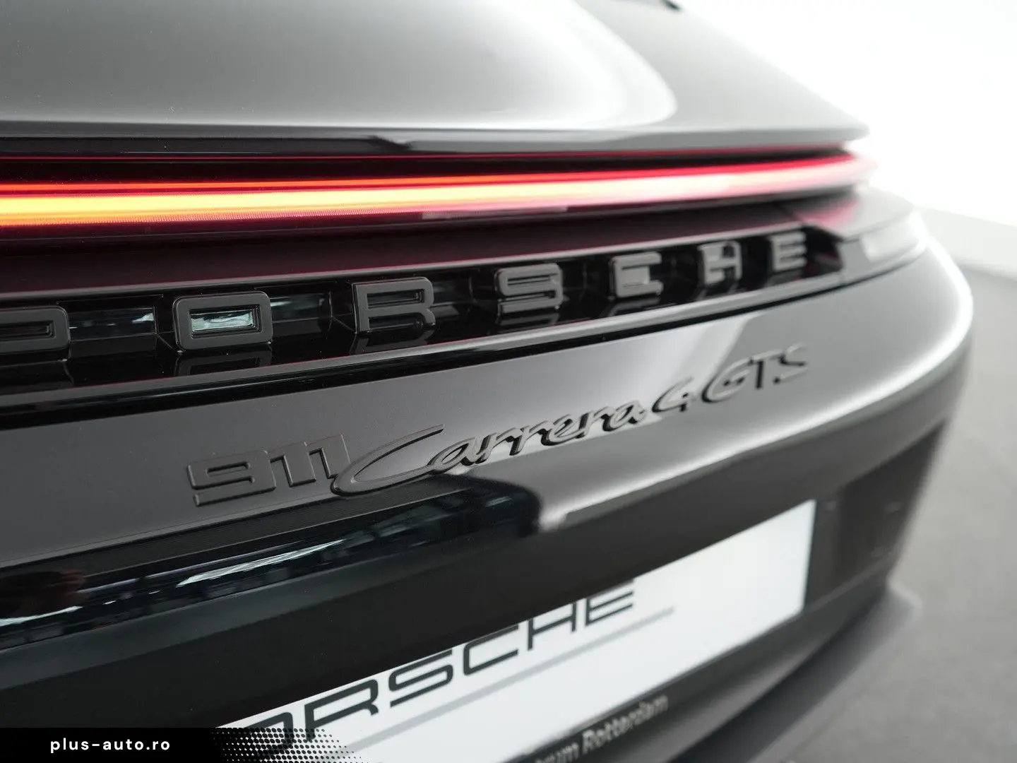 PORSCHE 992 Carrera 4 GTS