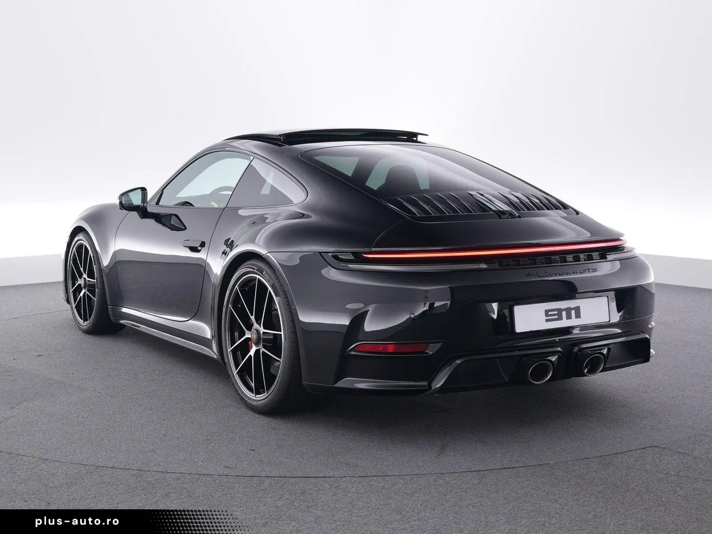 PORSCHE 992 Carrera 4 GTS
