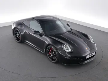 PORSCHE 992 Carrera 4 GTS