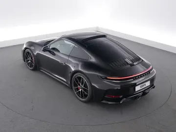 PORSCHE 992 Carrera 4 GTS