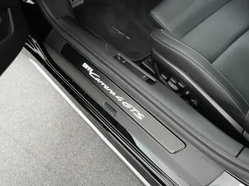 PORSCHE 992 Carrera 4 GTS