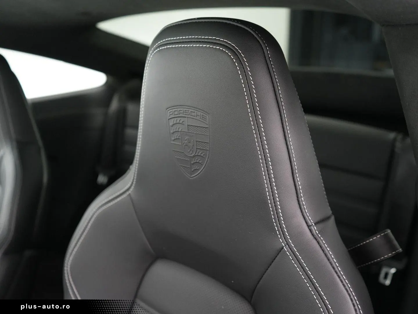 PORSCHE 992 Carrera 4 GTS