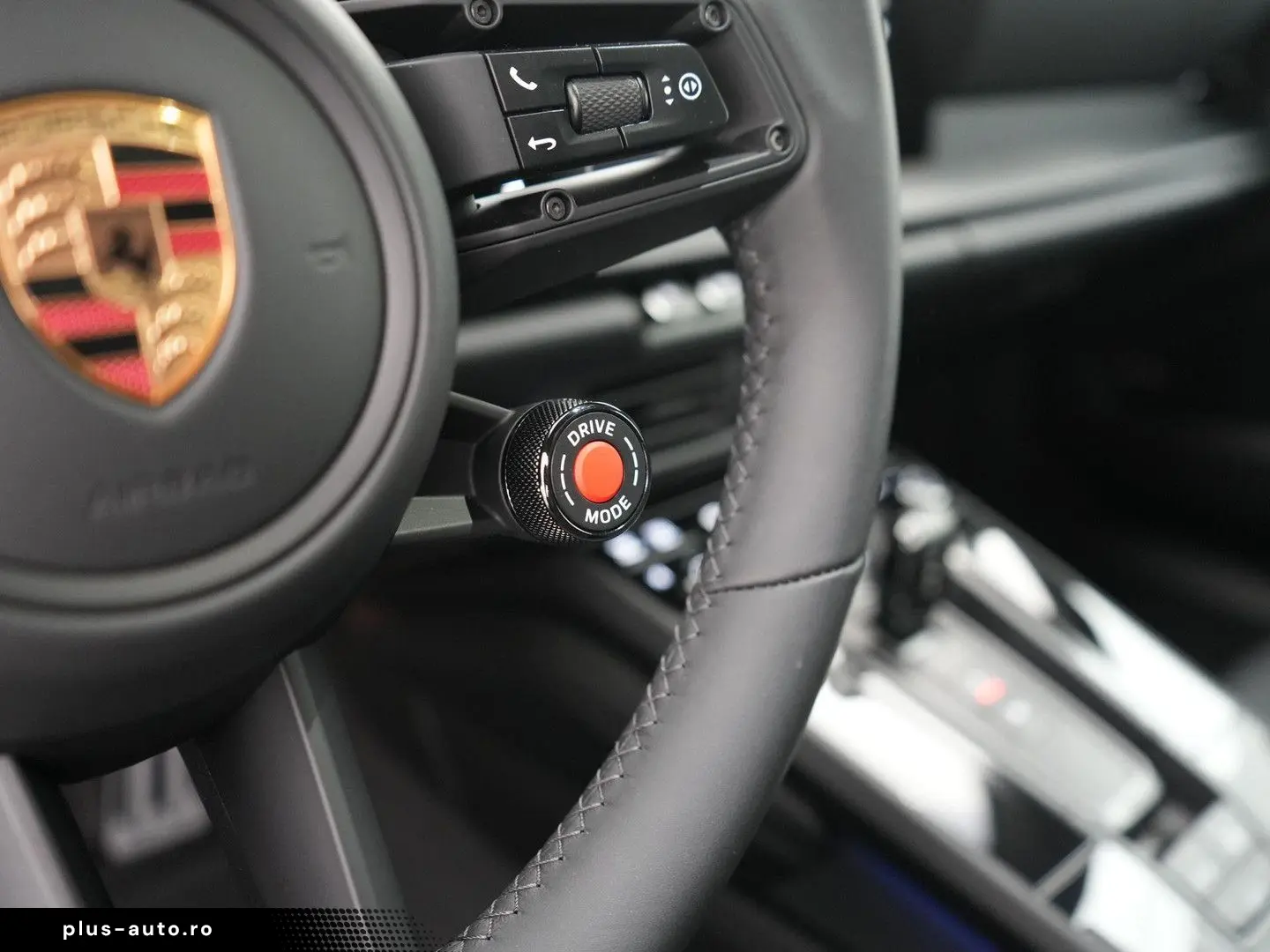 PORSCHE 992 Carrera 4 GTS
