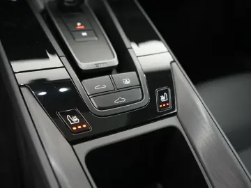 PORSCHE 992 Carrera 4 GTS