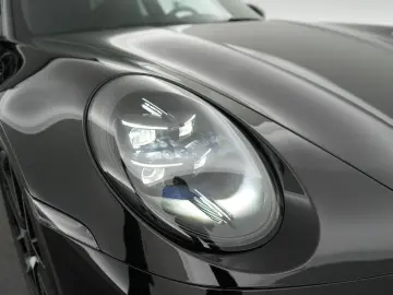 PORSCHE 992 Carrera 4 GTS
