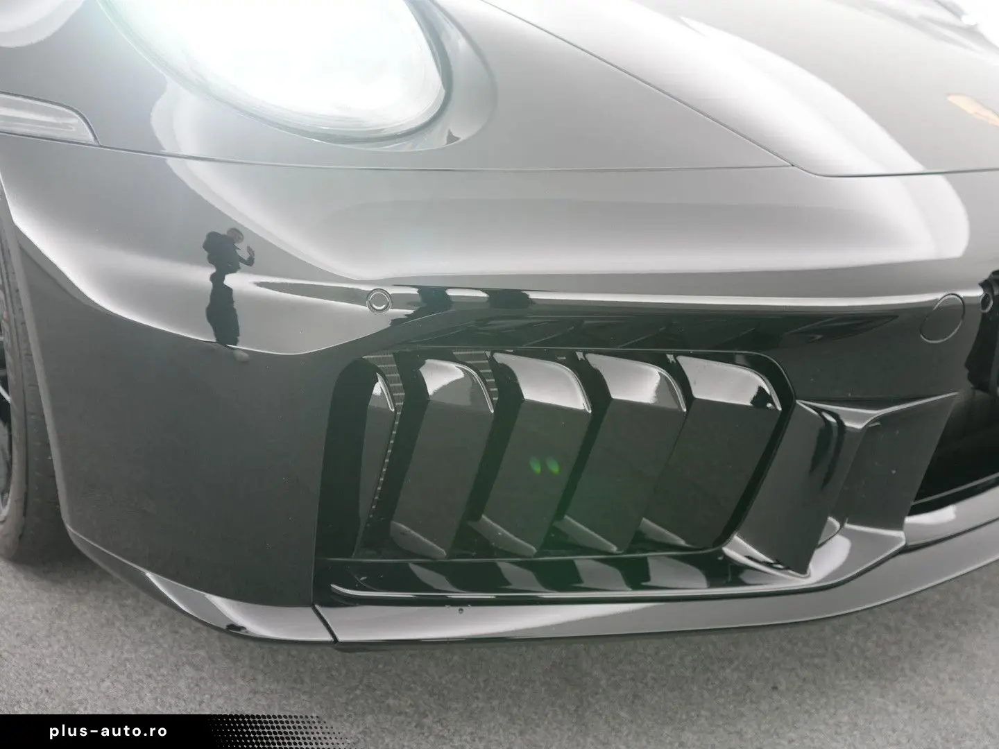 PORSCHE 992 Carrera 4 GTS