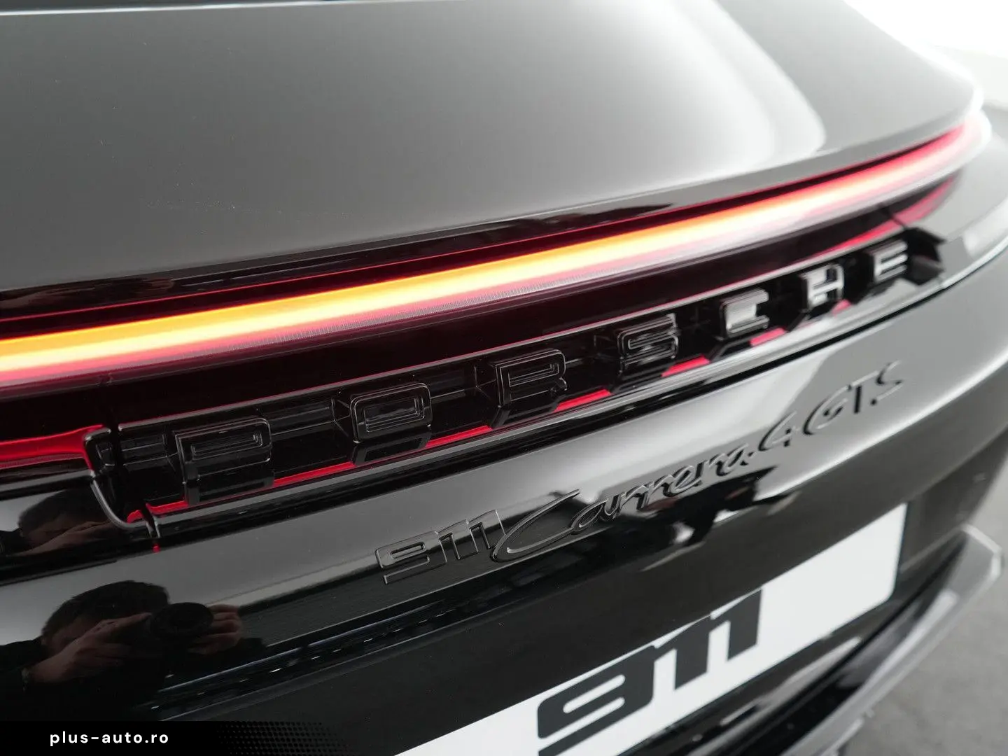 PORSCHE 992 Carrera 4 GTS