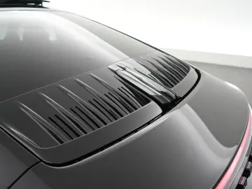 PORSCHE 992 Carrera 4 GTS
