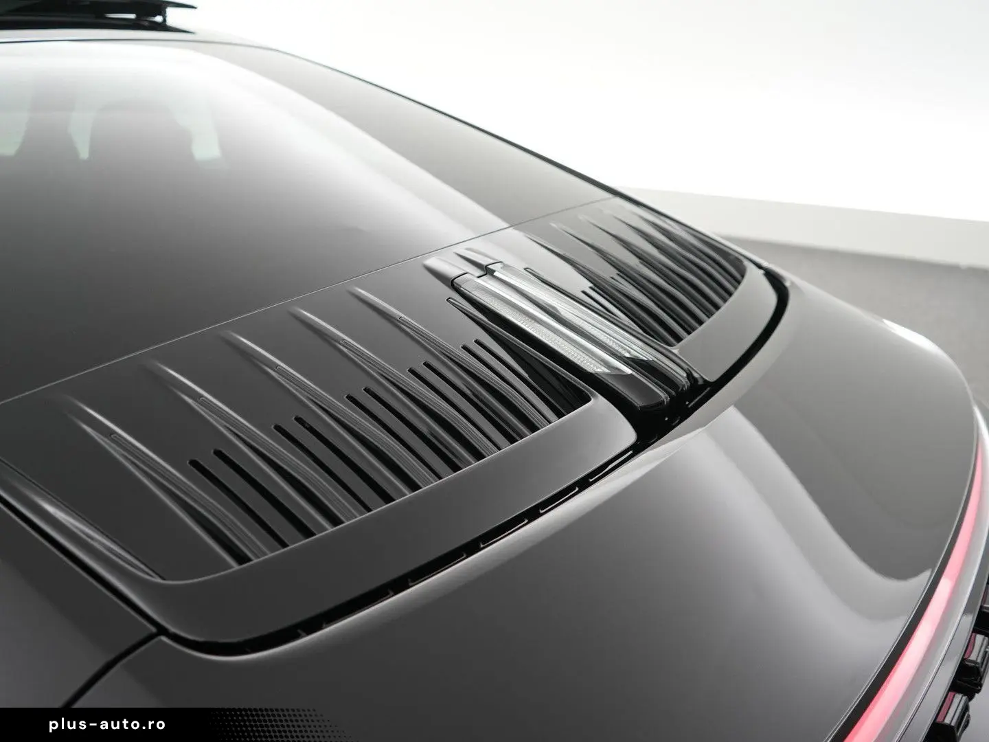 PORSCHE 992 Carrera 4 GTS