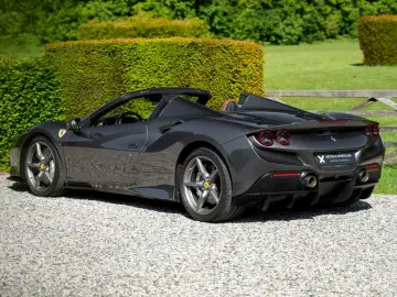 FERRARI F8 Spider - 1 Owner - Like new